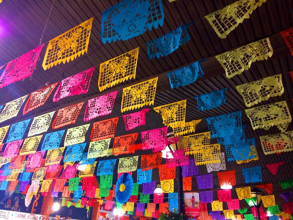 Papel picado: el arte que adorna el Día de Muertos en México