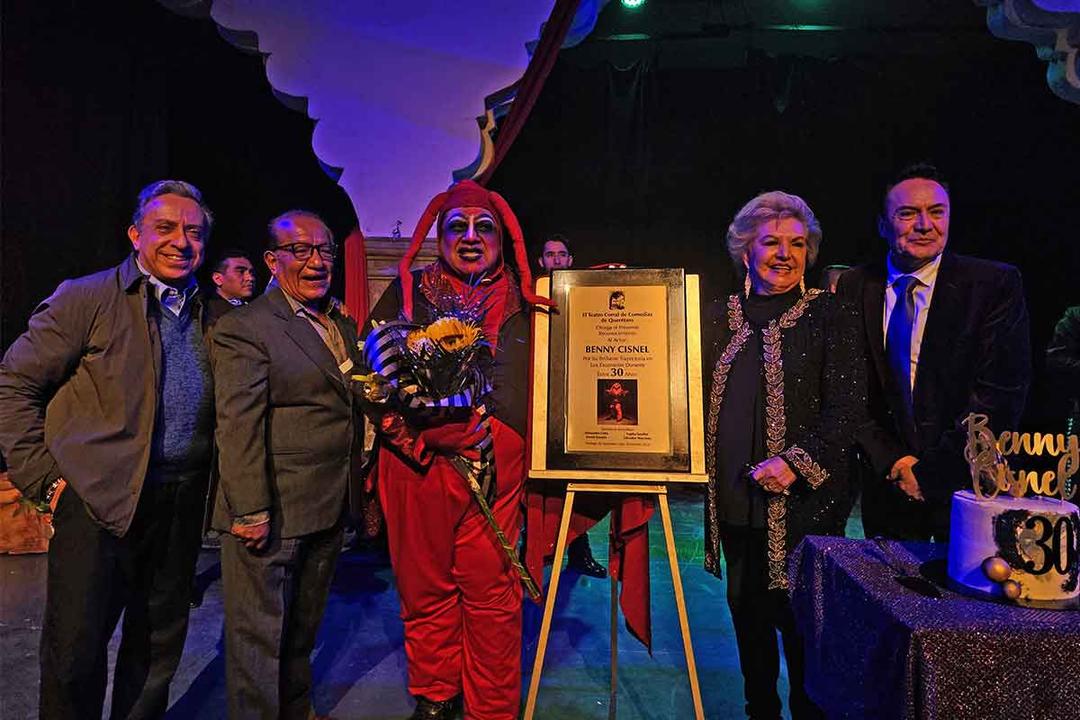 Benny Cisnel recibe homenaje en pastorela navideña