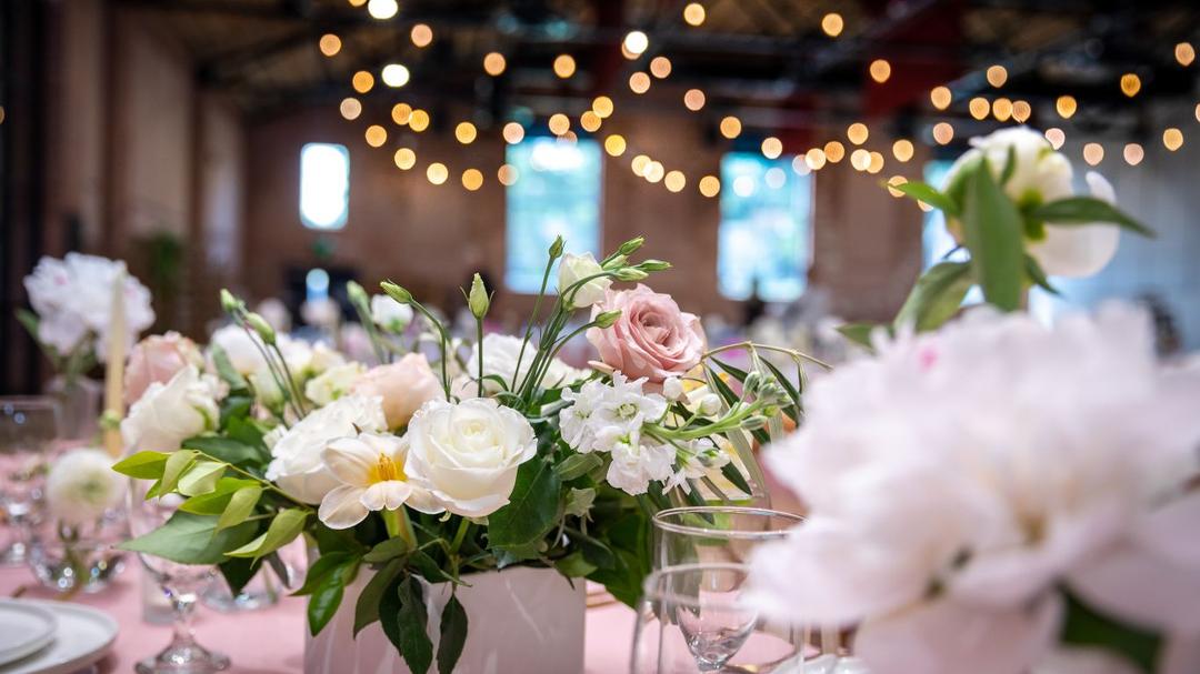 Conoce las flores ideales para decorar una boda en invierno