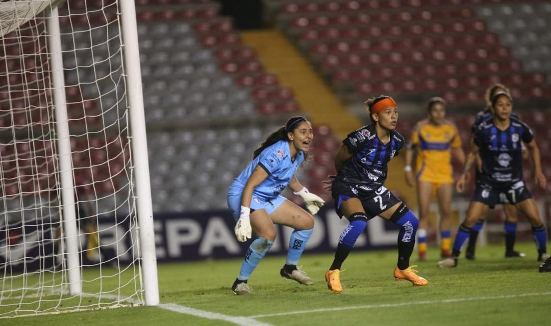 Gallos Blancos Femenil saca la casta y empata ante Tigres en el Corregidora