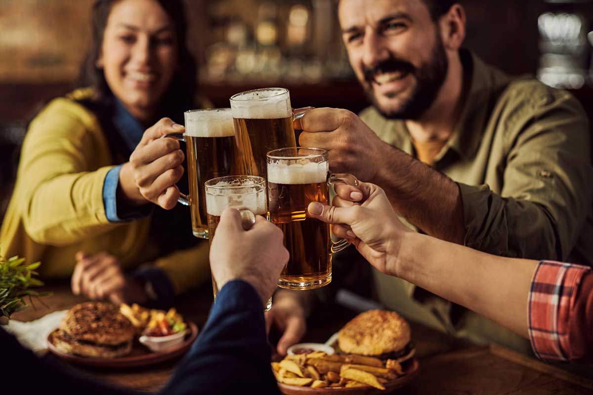 ¡Es hora de festejar... el día de la Cerveza!