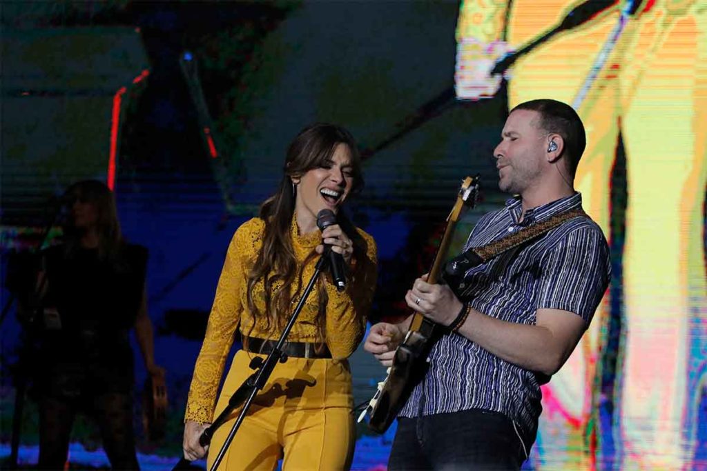 Kany García abre su corazón en concierto en Querétaro