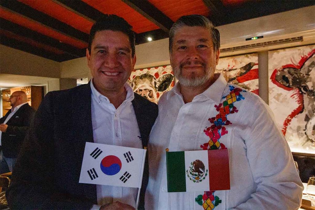 Carlos Peñafiel Soto es despedido por funcionarios y empresarios de Querétaro