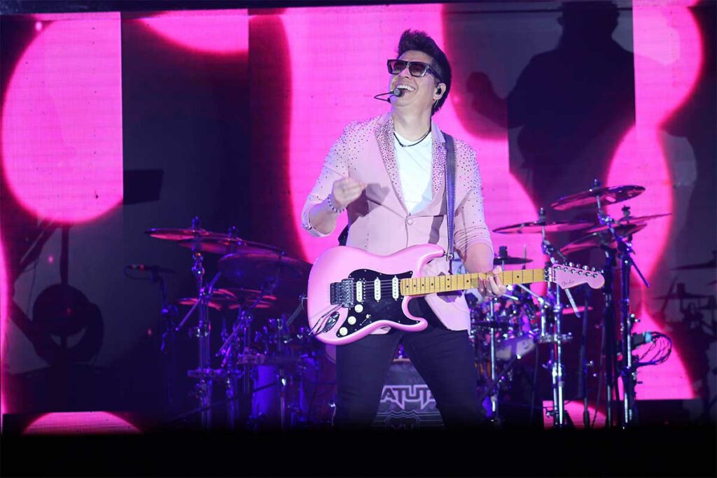 Matute entrega 3 horas de nostalgia en concierto su concierto en Querétaro