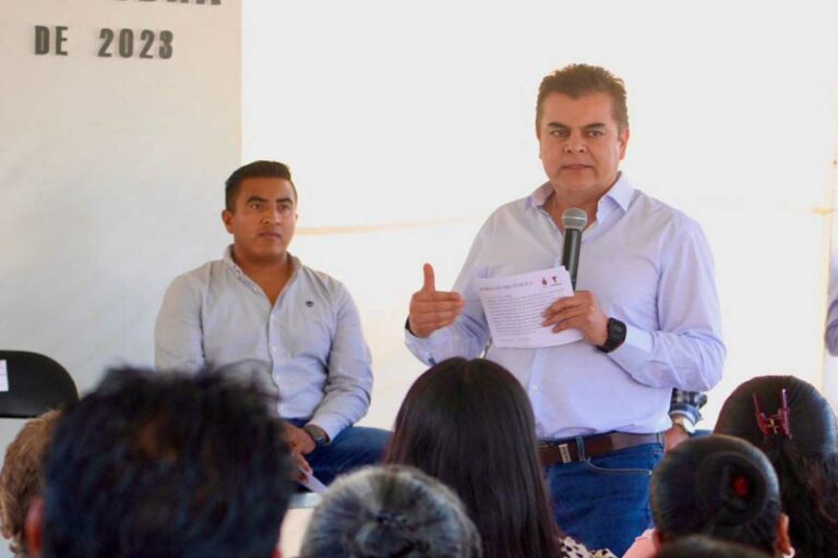 Toño Mejía entrega obra de rehabilitación en Fuentezuelas, Tequisquiapan