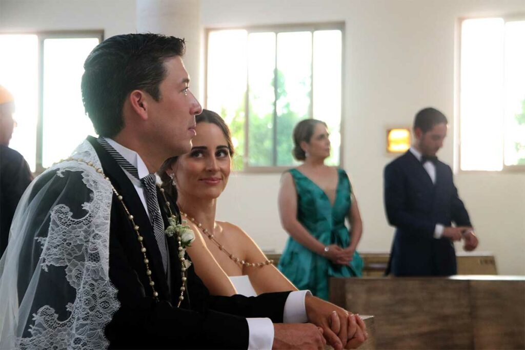 Rodrigo Monsalvo y Ana María Camacho viven boda de ensueño