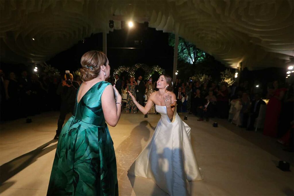 Rodrigo Monsalvo y Ana María Camacho viven boda de ensueño