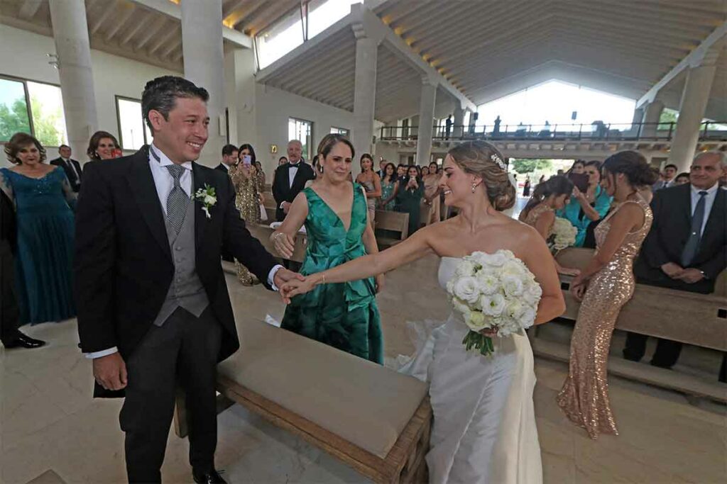 Rodrigo Monsalvo y Ana María Camacho viven boda de ensueño