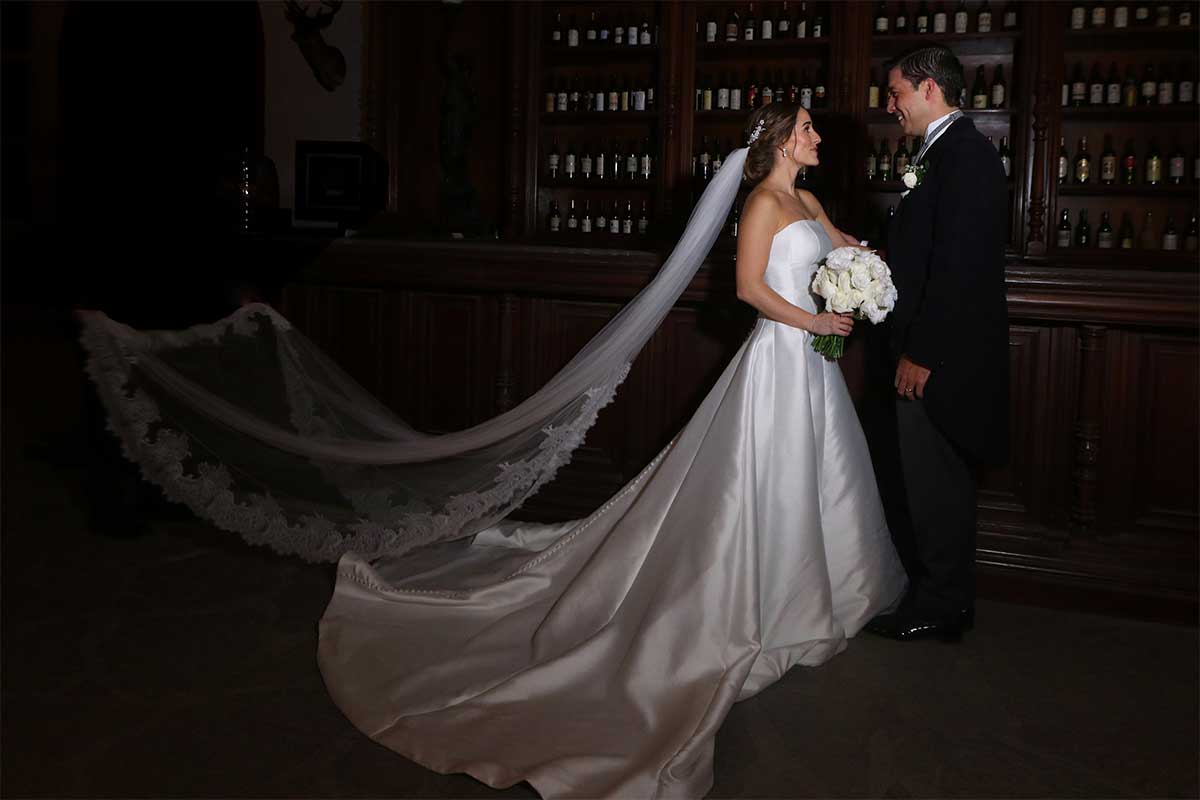Rodrigo Monsalvo y Ana María Arce viven boda de ensueño