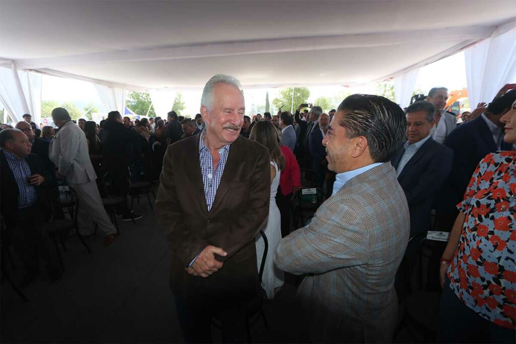 Fiesta por la colocación de la primera piedra del estadio de Beisbol Conspiradores de Querétaro