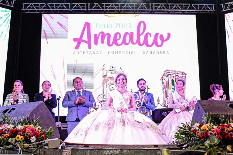 Inicia la Feria Amealco 2023 con la coronación de Lupita I