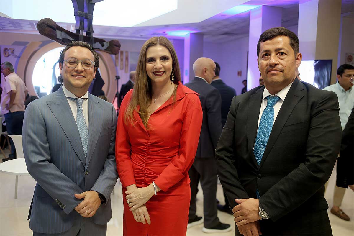 63 Aniversario de Libertad Soluciones de Vida. Ricardo Merino, Silvia Lavalle y Jorge Conde.