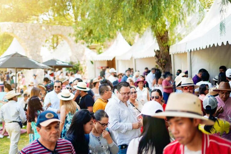 Este evento gastronómico y cultural, logró reunir a los mejores cocineros tradicionales, chefs y sumillers de los diferentes municipios del estado de Querétaro.