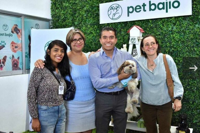 Corregidora y Pet Bajío firman convenio de colaboración para servicio de cremación de mascotas.