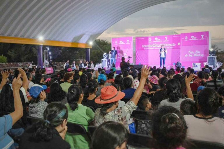 DIF de Tequisquiapan celebra a mamás de distintas comunidades