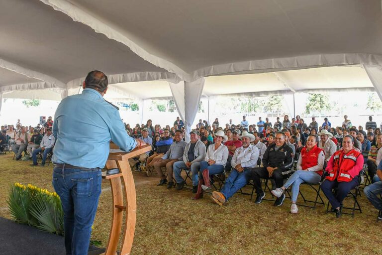 El gobierno municipal que encabeza el alcalde, René Mejía Montoya, está comprometido con seguir fortaleciendo la educación.