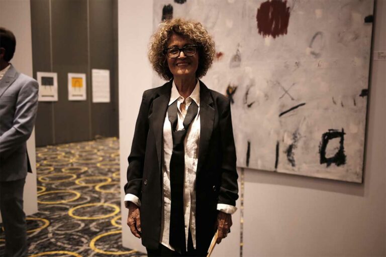 Galería GEA exhibe las últimas obras de la artista plástica Rosalía Briones