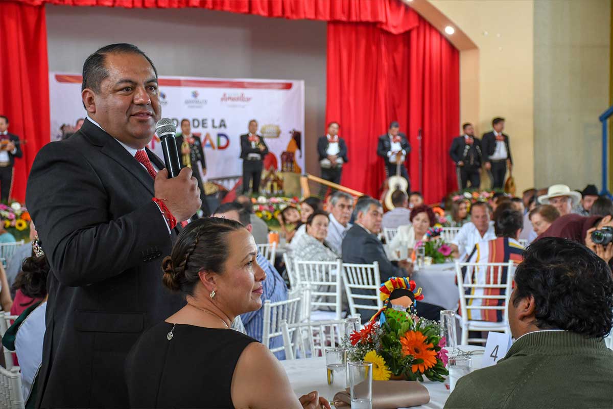 Realizan Comida de la Amistad en Aniversario de Amealco