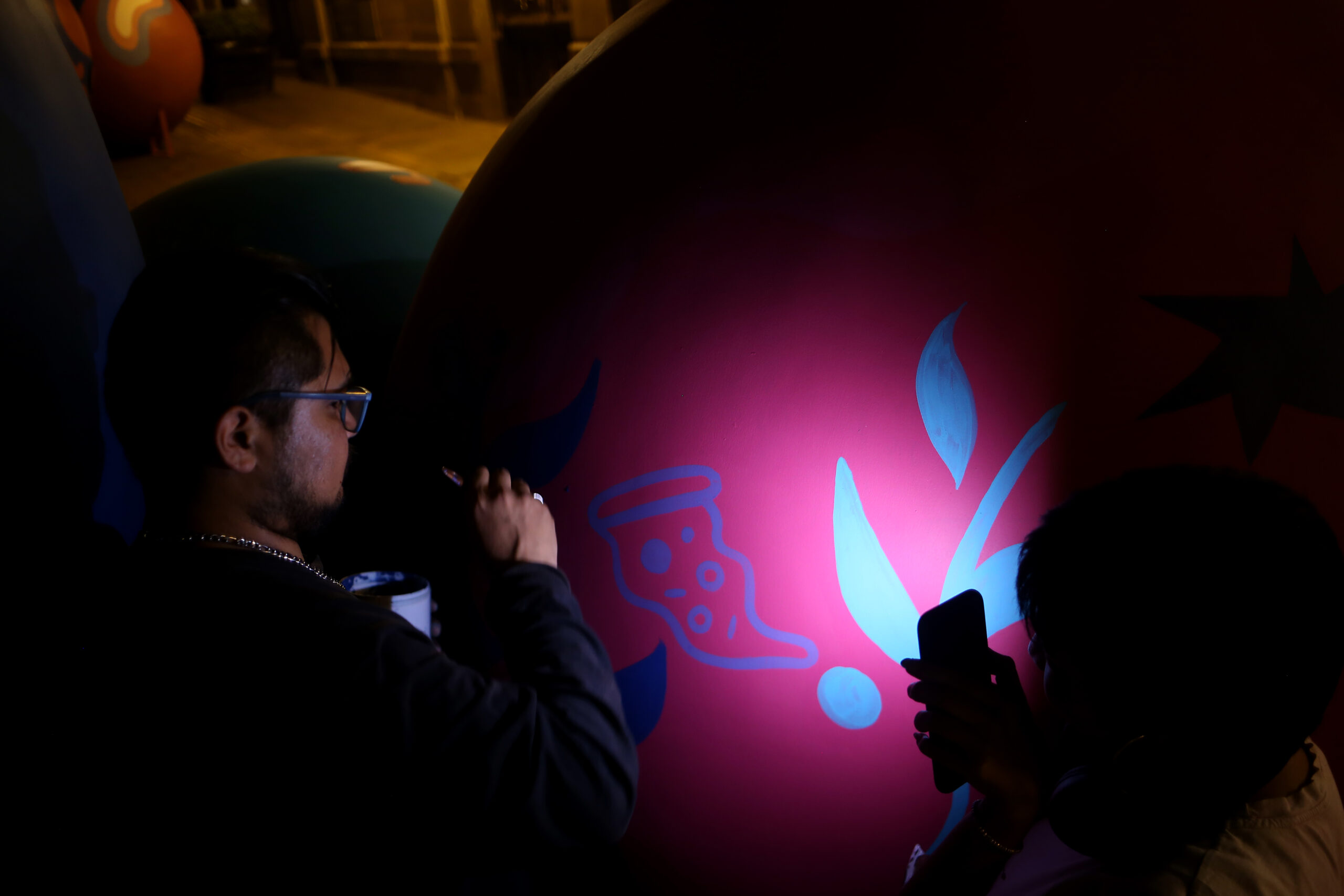 Así lucen las esferas del Querétaro Experimental tras intervención artística