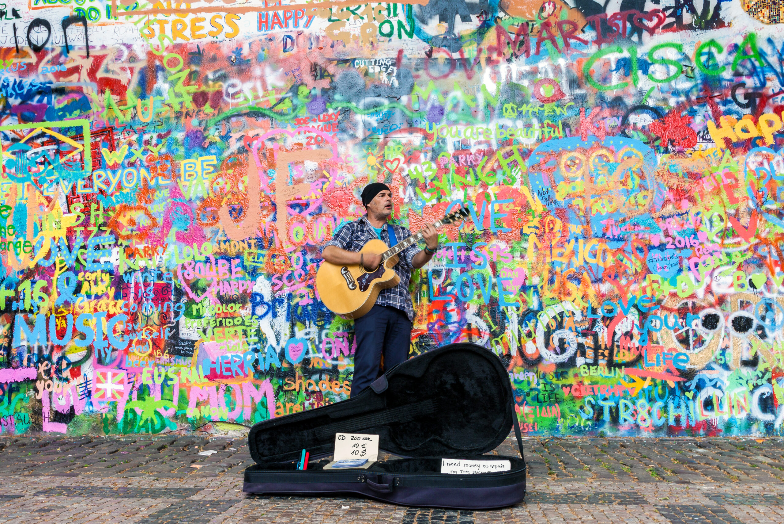 Participa en el Festival Cultural de los Beatles en Querétaro