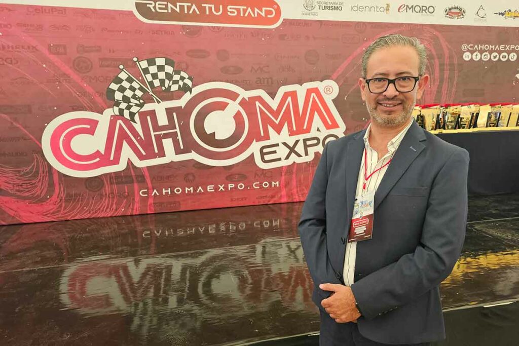 Amantes del 'tunning' viven segunda edición de Cahoma Expo en Querétaro