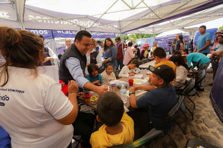 El presidente municipal de Querétaro, Luis Nava, visitó la comunidad de San Miguelito en la delegación Santa Rosa Jáuregui, para supervisar las 'Jornadas Contigo'.