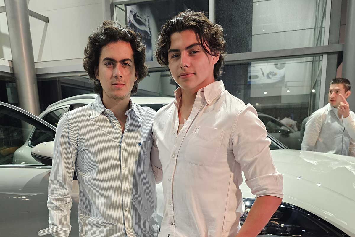 10 Cayenne lanza sus modelos 2024. Máximo Malo y Ricardo Camposcoy.
