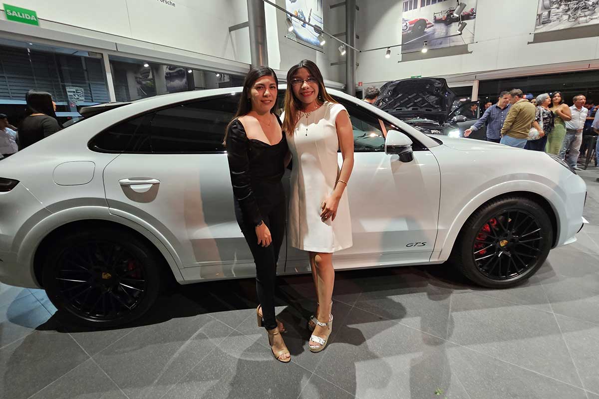 5 Cayenne lanza sus modelos 2024. Fernanda Ramírez e Isabel Hernández