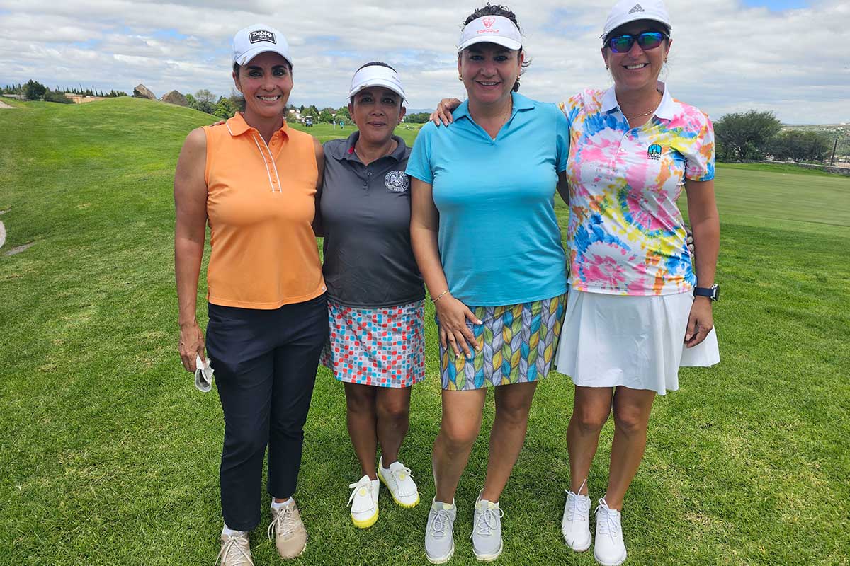 3 Damas golfistas. Edith López, Elena Díaz, María Elena Lomas y Berenice Olguín. / Foto: Alejandra Luján.