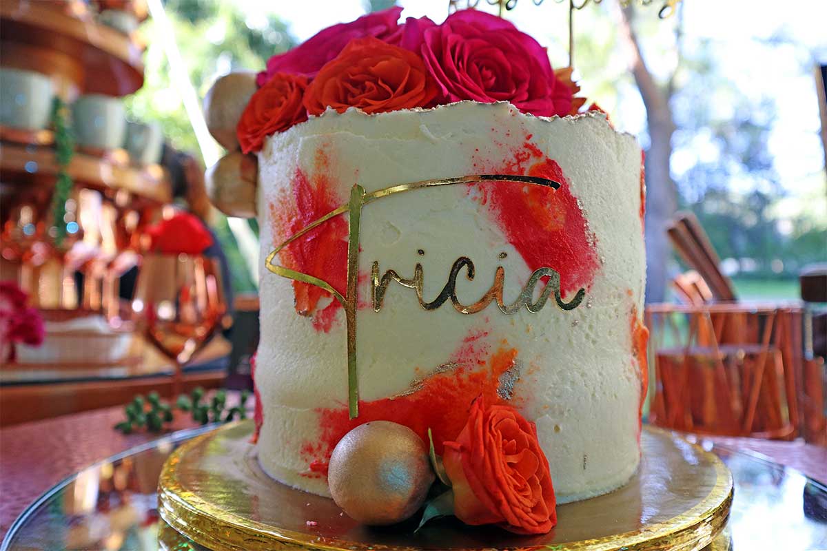 21 ‘Tricia's 50th Birthday’. El pastel de la festejada fue uno de los grandes protagonistas de este festejo.