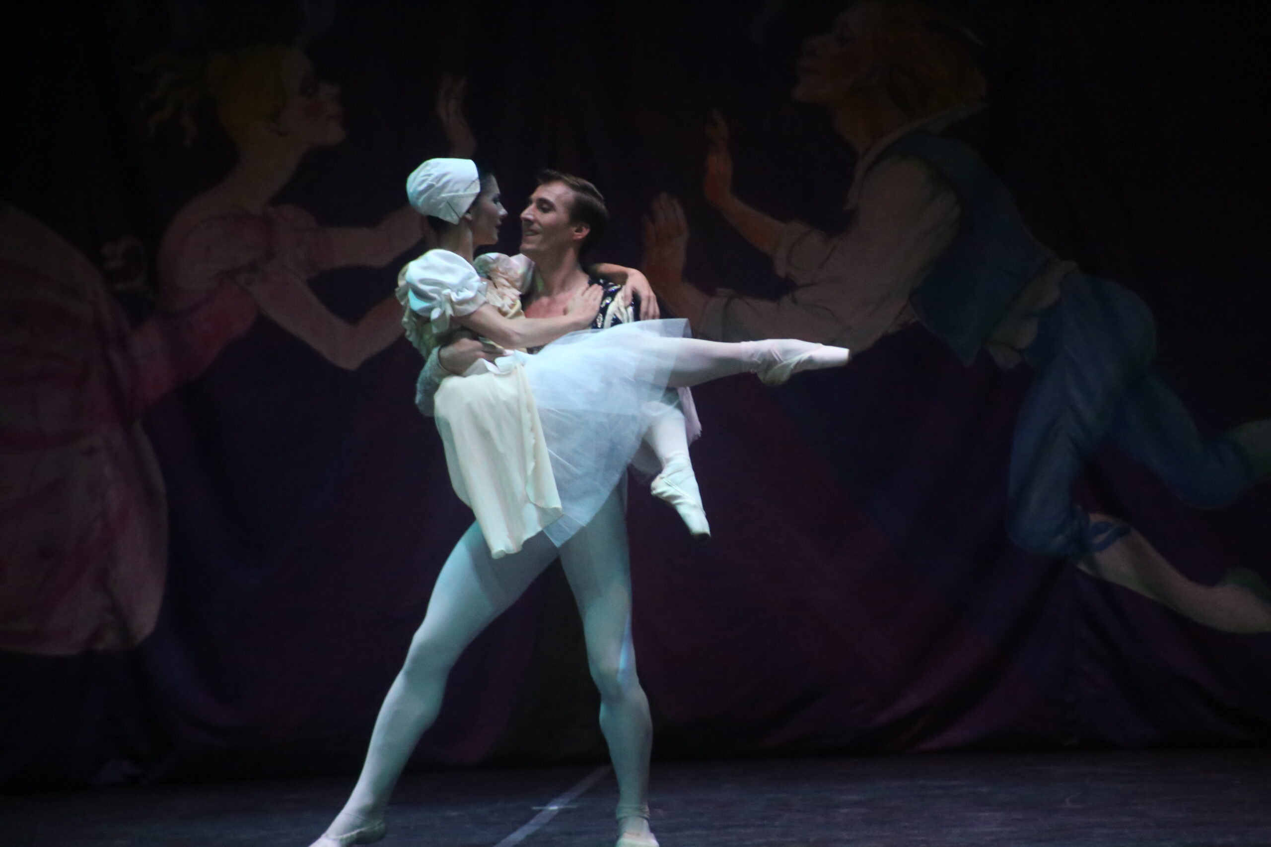La Cenicienta con el Ballet Internacional de Varna logra función exitosa