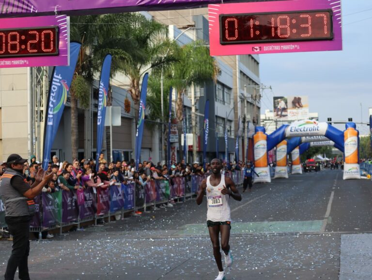 El Querétaro Maratón se consagró como fiesta del deporte. Julius Kibet Koseike, con la marca de 02:17:48 fue el ganador de 42 kilómetros
