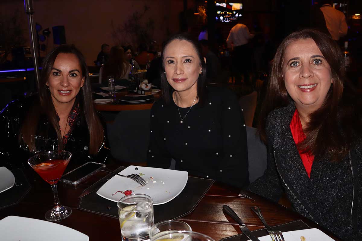 8 XV aniversario de Río Quintana. Edna Quezada, Edith Díaz y Martha Mora.