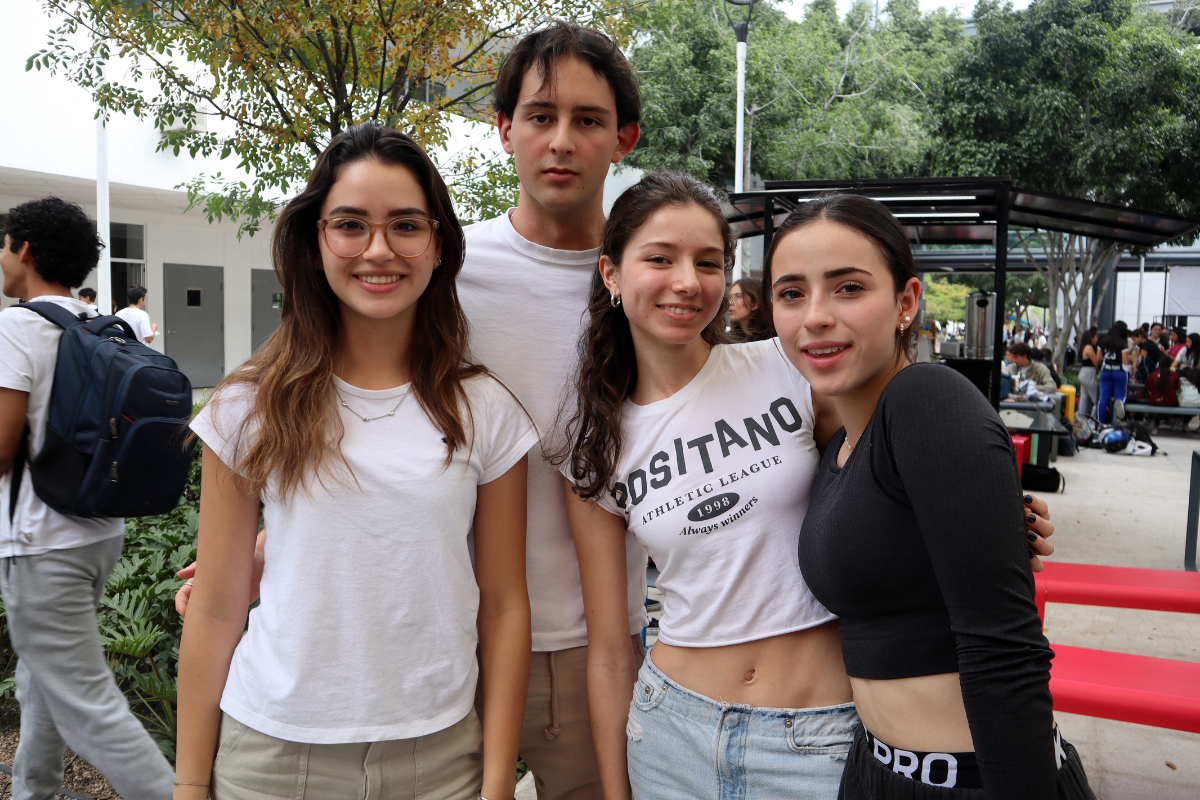 20 Tec de Monterrey da bienvenida con 'Chilaquil Fest'. Rebeca, Juan Pablo, Renata y Renata