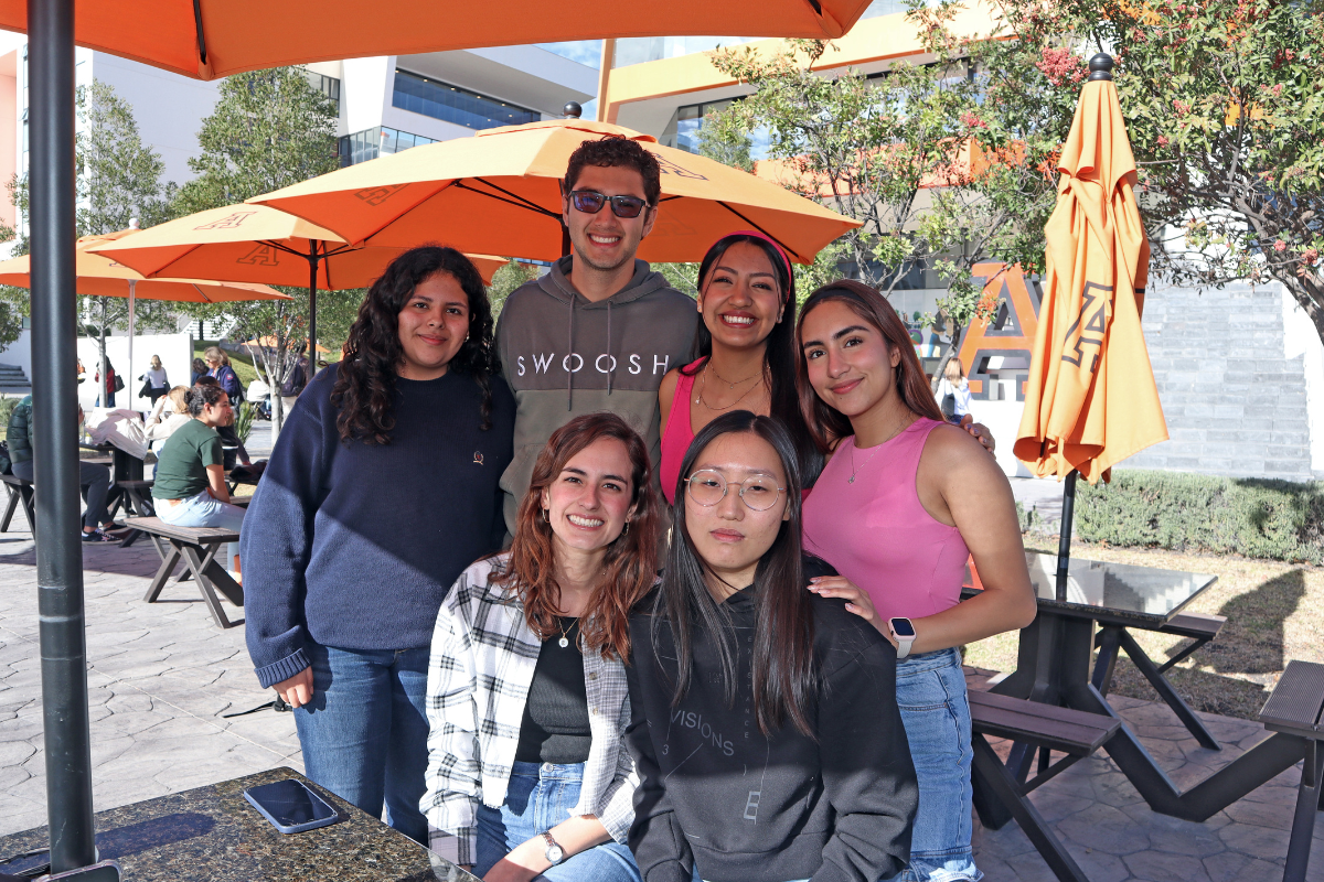 5 Universidad Anáhuac Querétaro tiene la generación más grande de su historia. Cynthia, Ángel, Elke, Frida, Seojyn y Astrid