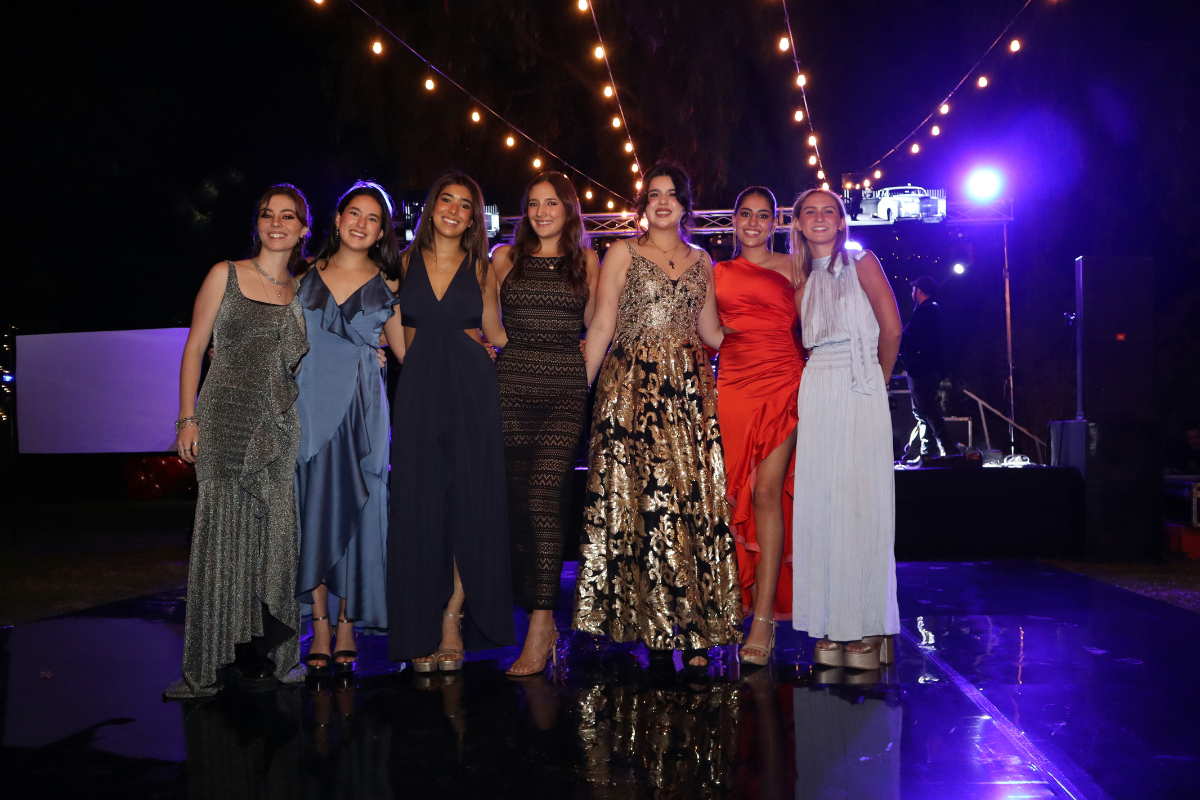 17 Margarita Chávez celebra la vida. Renata Córdova, Sofía González, Valentina Saldaña, Marina Ruiz, Paula Ugalde, Inés Villalobos y Camila Ovalle