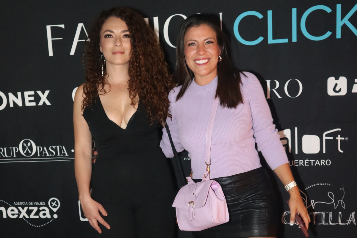 8 Noche de moda y música en el Fashion Click. Andrea de los Cobos y María Elena Landavazo