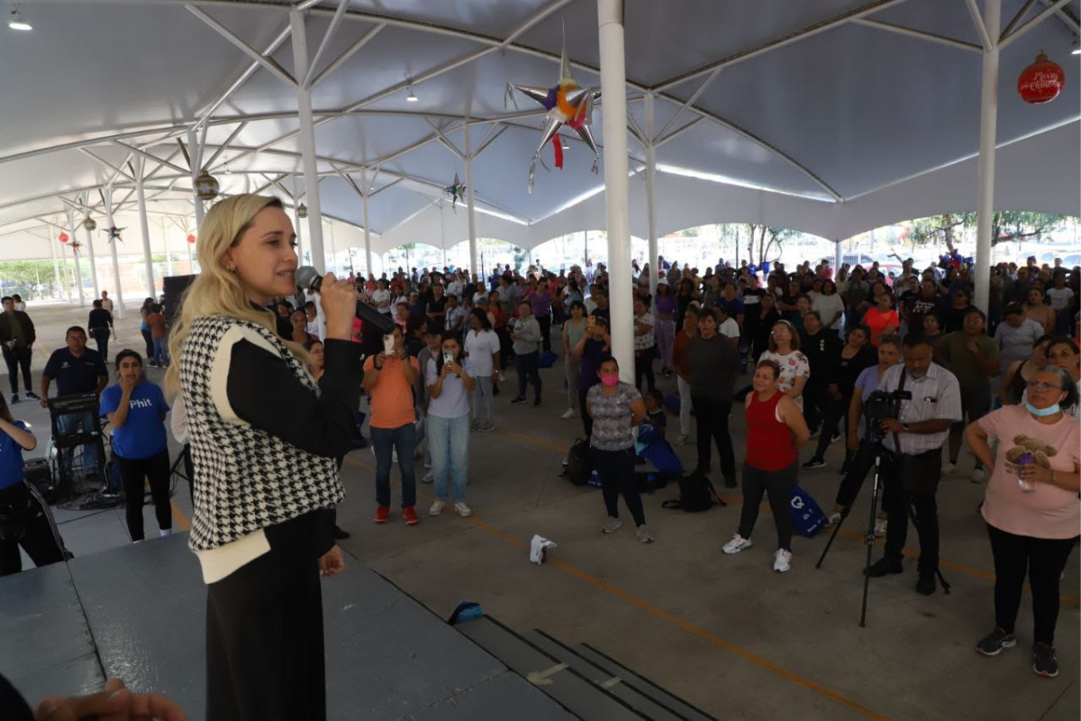 La presidenta del DIF de Querétaro animó a las mujeres a aprovechar esta clase especial en beneficio de su salud.