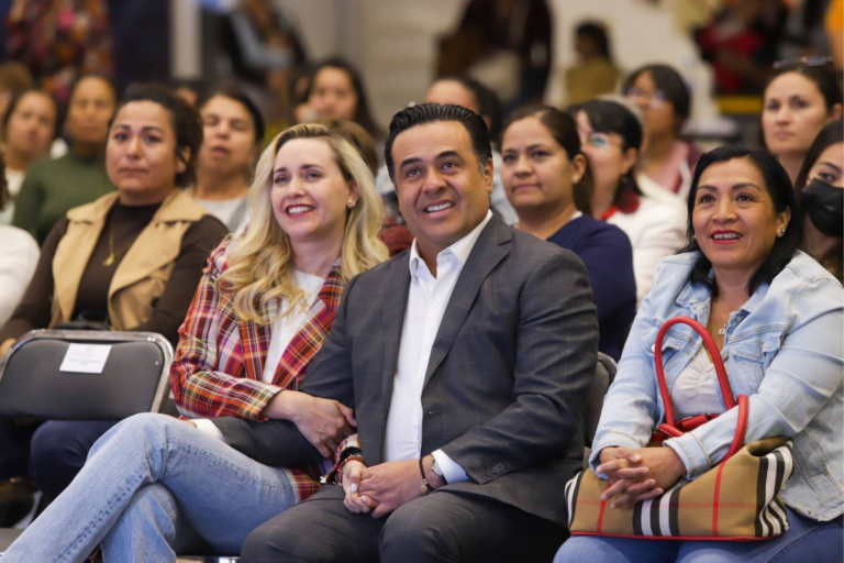 El alcalde Luis Nava dijo que el programa ‘Con Ellas’ hace que, sin duda, sea un mejor lugar para todas las familias en Querétaro.