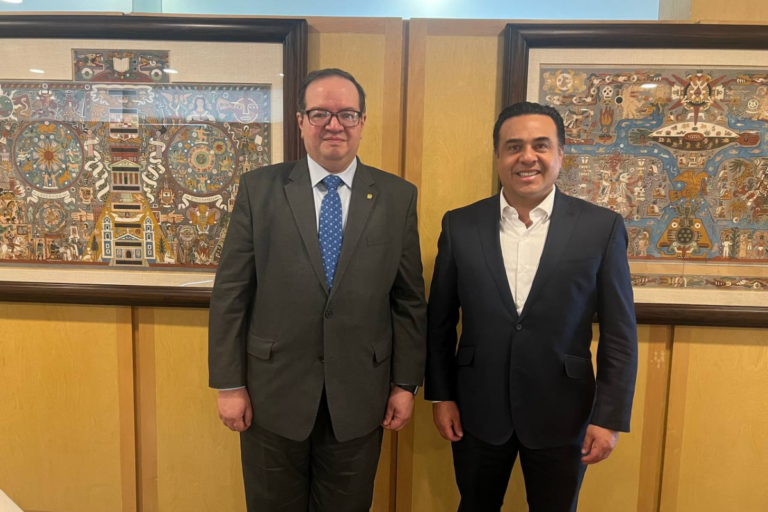 El alcalde de Querétaro y el rector de la UNAM platicaron sobre la colaboración de la UNAM para la capacitación al Centro de Innovación y Tecnología BLOQUE.