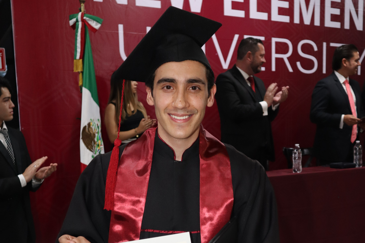 15 New Element University gradúa a su segunda generación. Eduardo Aguilar