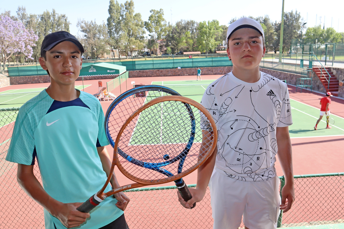 3 Torneo de tenis en San Gil. Andrés Zetina y Álvaro Rodríguez