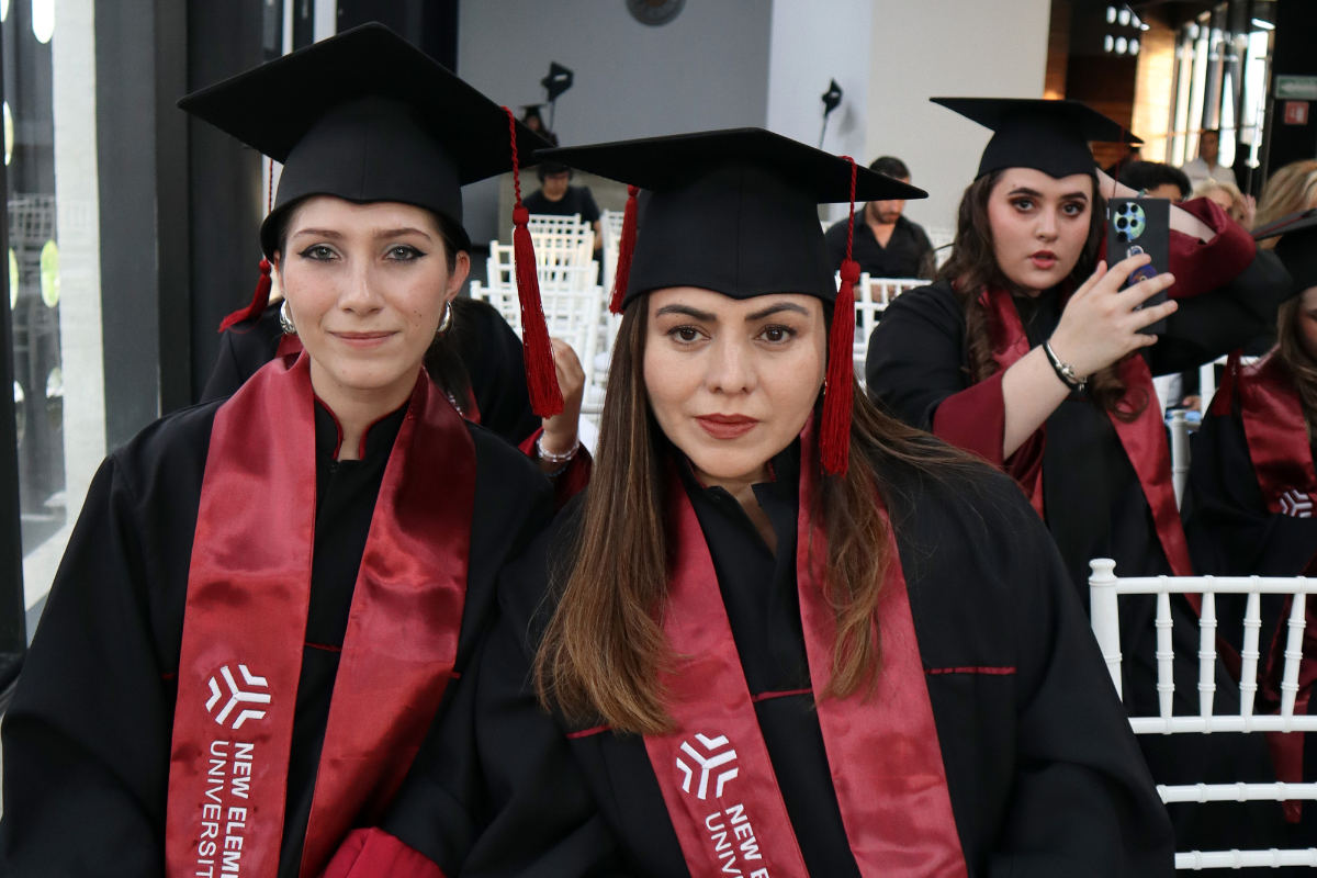 6 New Element University gradúa a su segunda generación. Arlette López Barajas y Clara Moreno