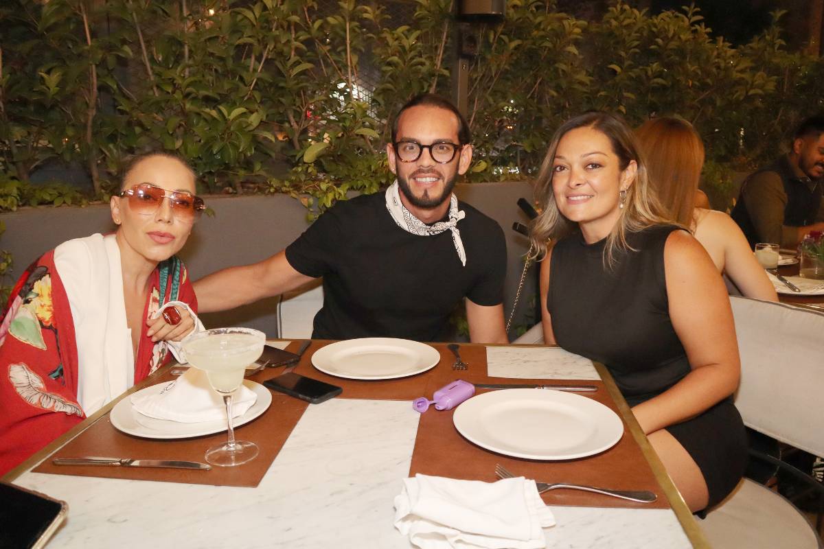 17 Nuevos platillos en el restaurante La Única. Pamela Gámez, Marco Hernández y Trixia González