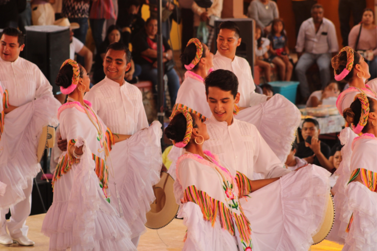 Celebremos la tradición y el talento en el LIII Concurso Nacional de Baile de Huapango Huasteco
