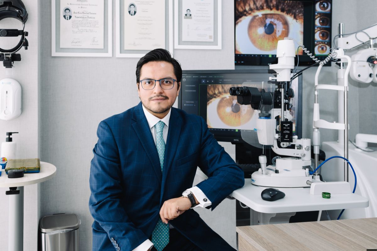 El Dr Jose Luis Montiel Reconocido como el Mejor Oftalmologo de Mexico en los Doctoralia Awards