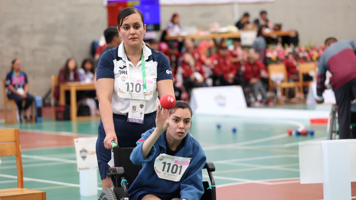 Evelyn gana paranacionales 1