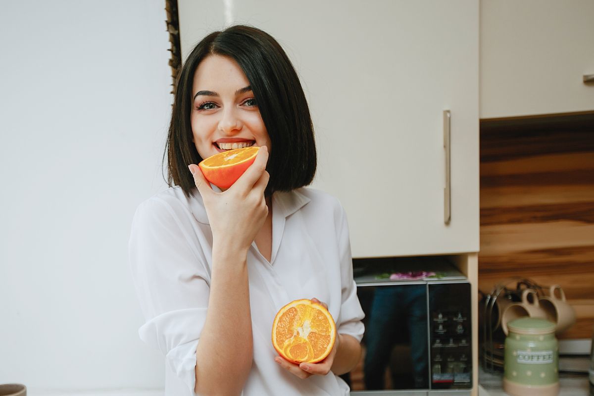 Una alimentación colorida y rica en frutas fortalece las defensas del cuerpo. Foto: Istok