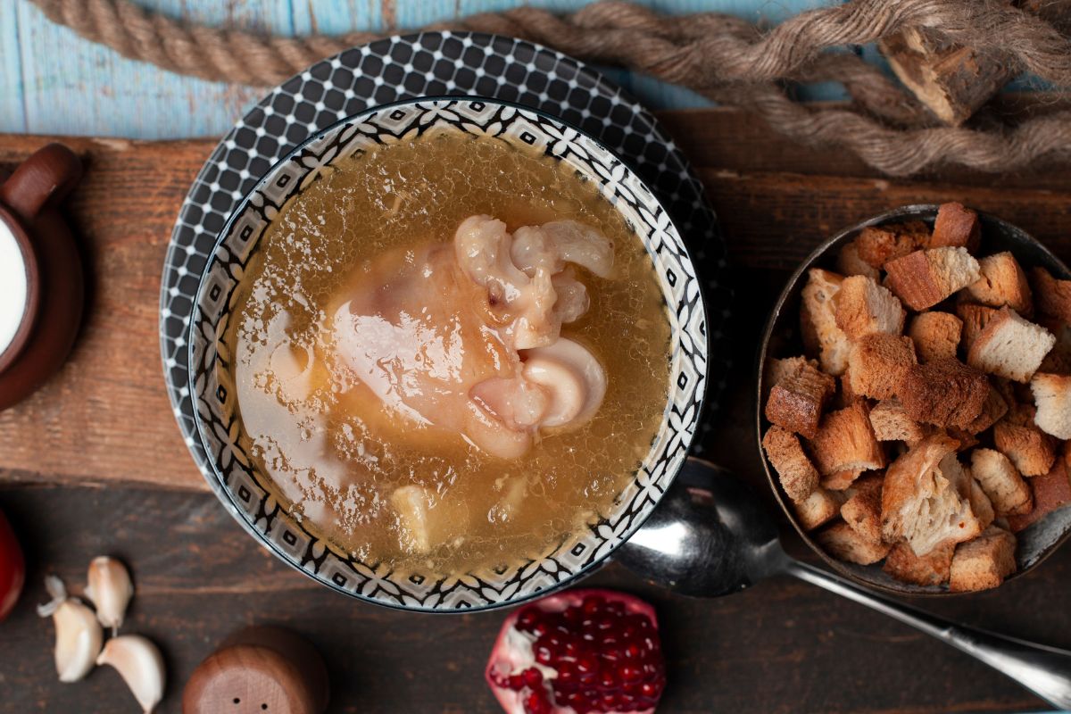 Los caldos de hueso son una fuente ancestral de colágeno. Foto: Especial