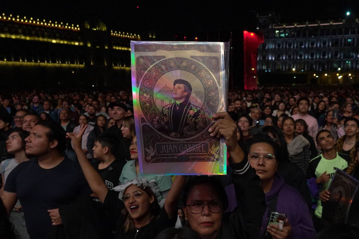 La canción “Amor eterno” conmovió a más de una generación reunida en la velada. Foto: Cuartoscuro
